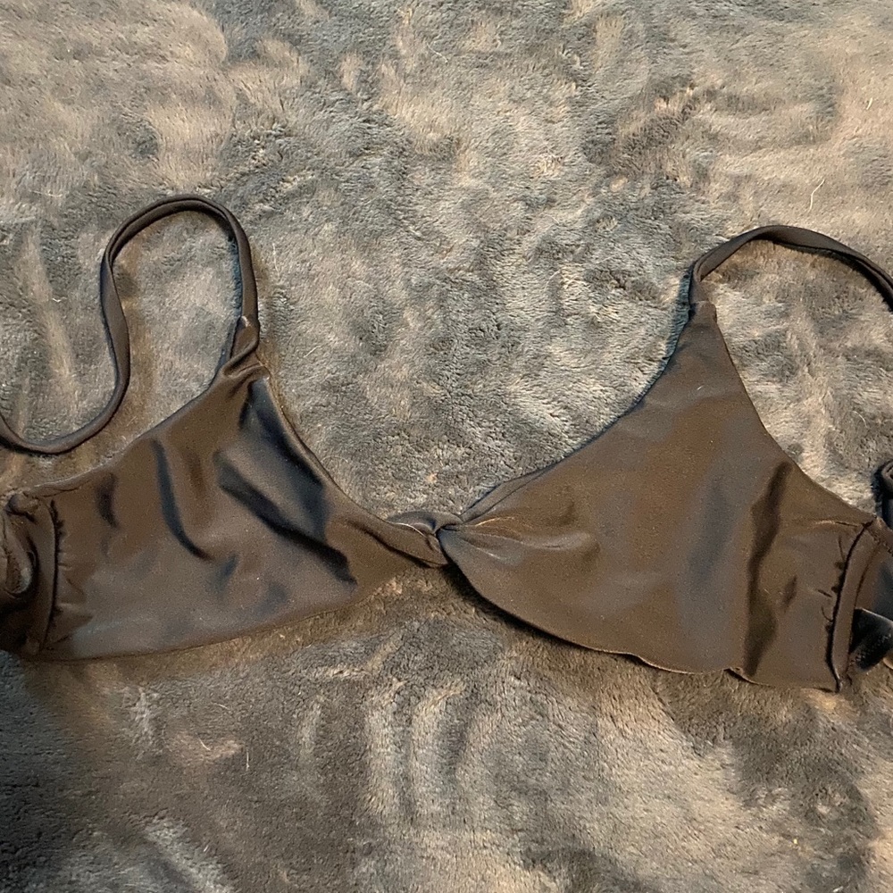 Twist bathing suit top